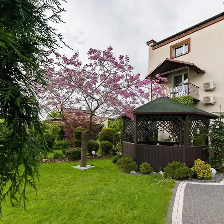 Astra Apartment *